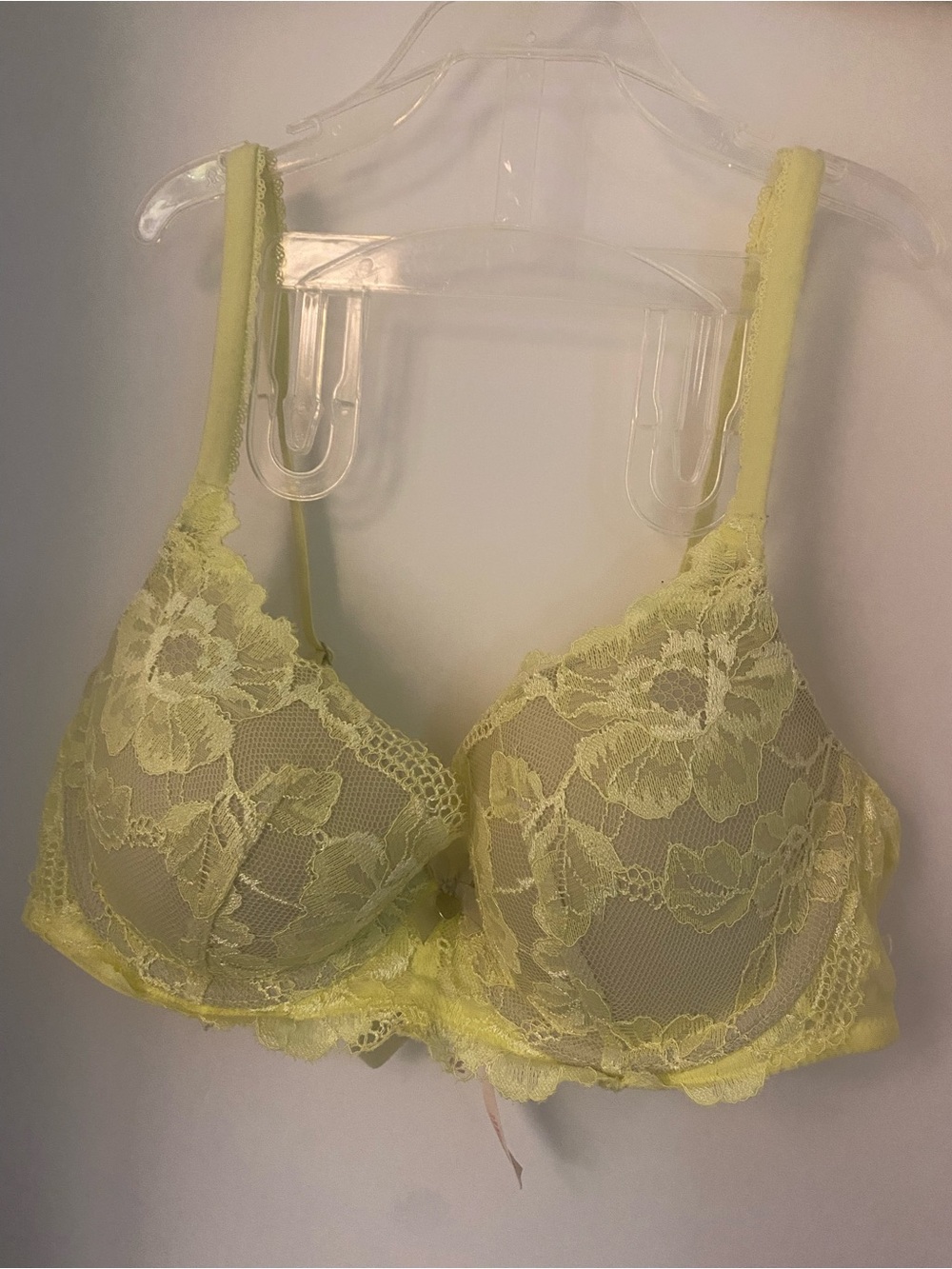 Victoria's Secret Demi Cup
34C